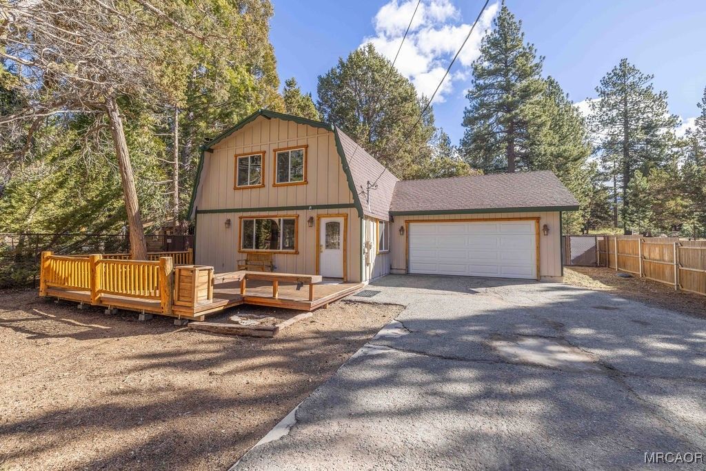 Photo of 43307 Sheephorn Road, Big Bear Lake, CA 92315 (MLS # 32600139)