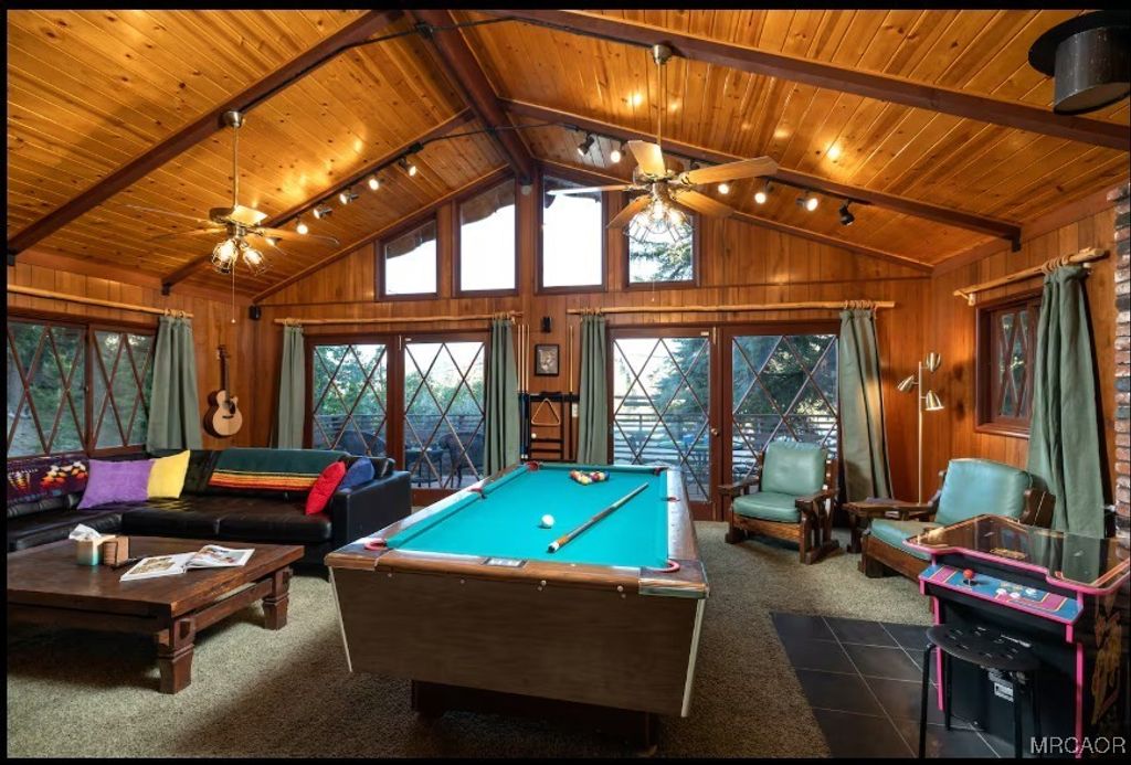 Photo of 1024 Cameron Drive, Big Bear Lake, CA 92315 (MLS # 32502747)