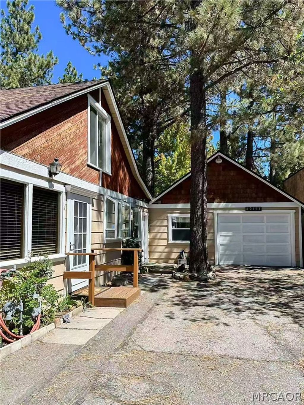 Photo of 42161 Big Bear Boulevard, Big Bear Lake, CA 92315 (MLS # 32600306)