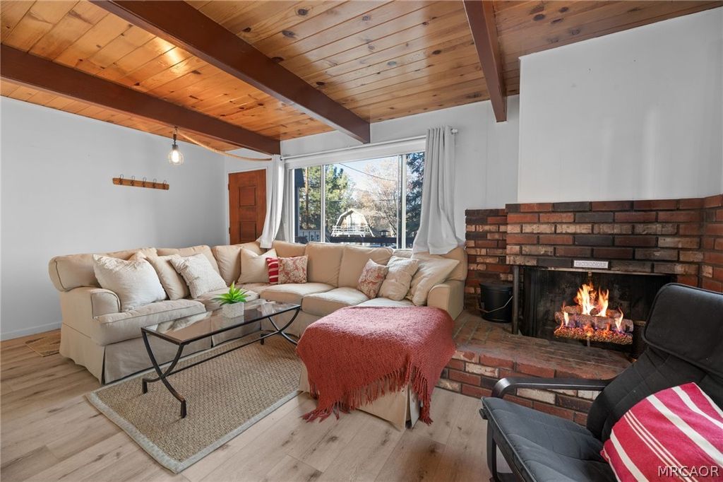 Photo of 672 Holmes Lane, Sugarloaf, CA 92386 (MLS # 32600345)