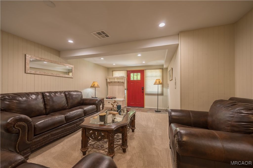 Photo of 195 Elgin Road, Big Bear Lake, CA 92315 (MLS # 32502382)