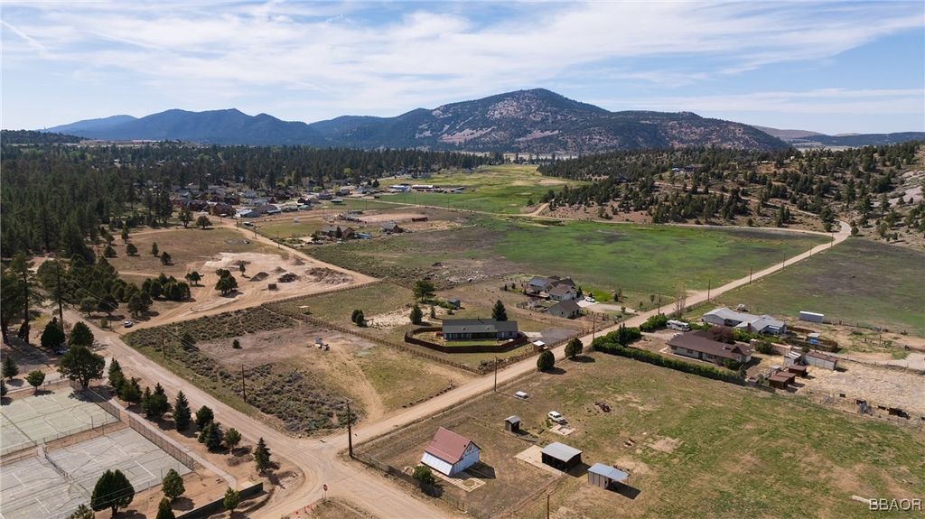 Photo of 591 Lakewood Drive, Big Bear City, CA 92314 (MLS # 32501312)