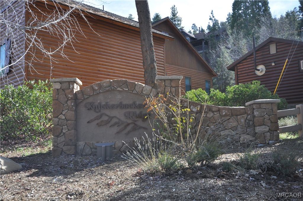 Photo of 899 Great Spirits Way, Big Bear Lake, CA 92315 (MLS # 32502860)