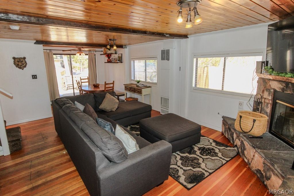 Photo of 40246 Dream Street, Big Bear Lake, CA 92315 (MLS # 32600545)