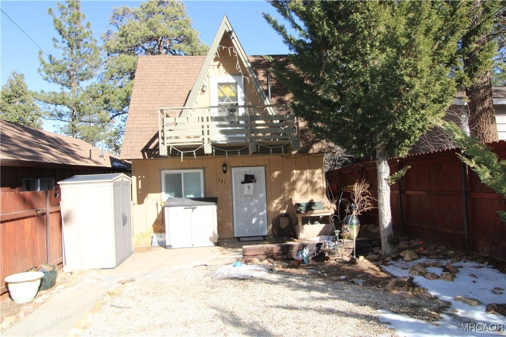 Photo of 731 Holmes Lane, Sugarloaf, CA 92386 (MLS # 32600033)