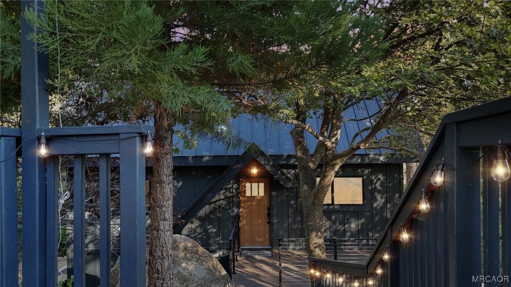 Photo of 27522 Cedarwood Drive, Lake Arrowhead, CA 92352 (MLS # 32502200)