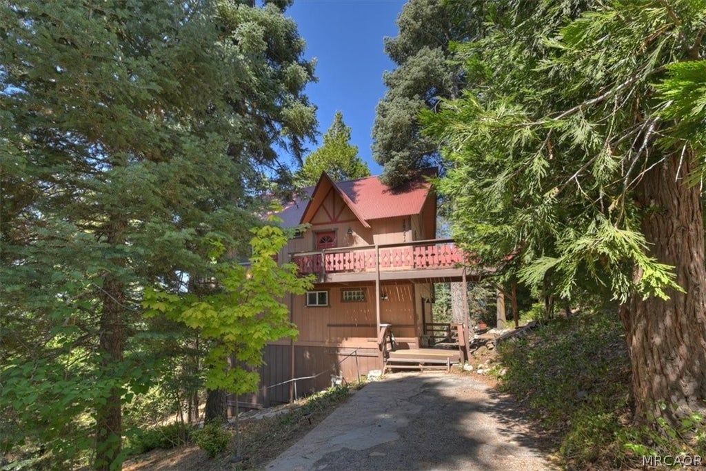 Photo of 28974 Potomac Drive, Lake Arrowhead, CA 92352 (MLS # 32602235)