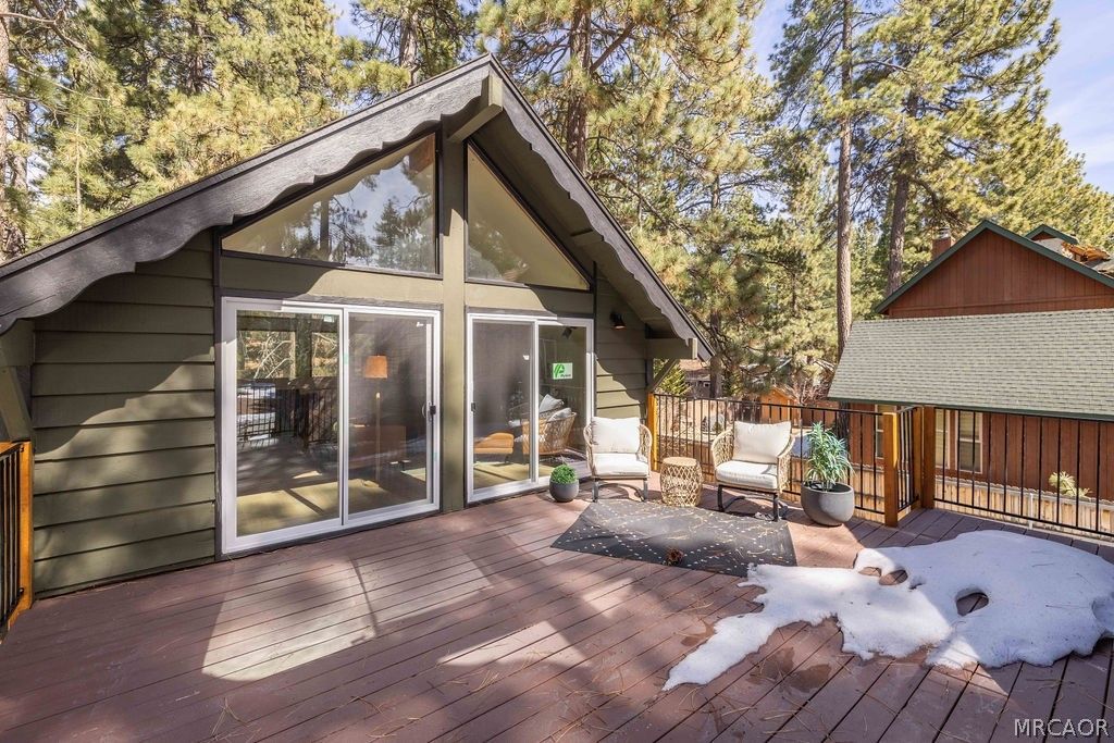 Photo of 39196 Starview Lane, Big Bear Lake, CA 92315 (MLS # 32502767)