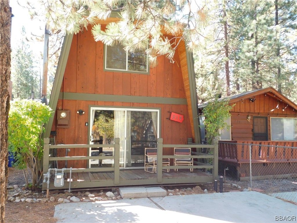 Photo of 318 W Sherwood Boulevard, Big Bear City, CA 92314 (MLS # 32300418)
