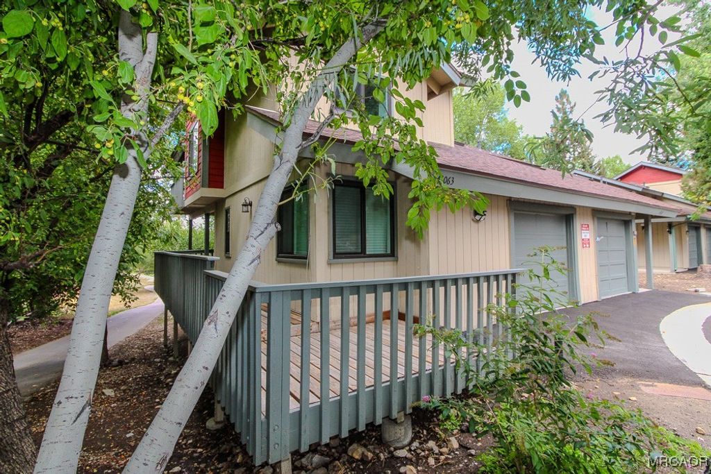 Photo of 43063 Goldmine Woods Lane, Big Bear Lake, CA 92315 (MLS # 32502376)