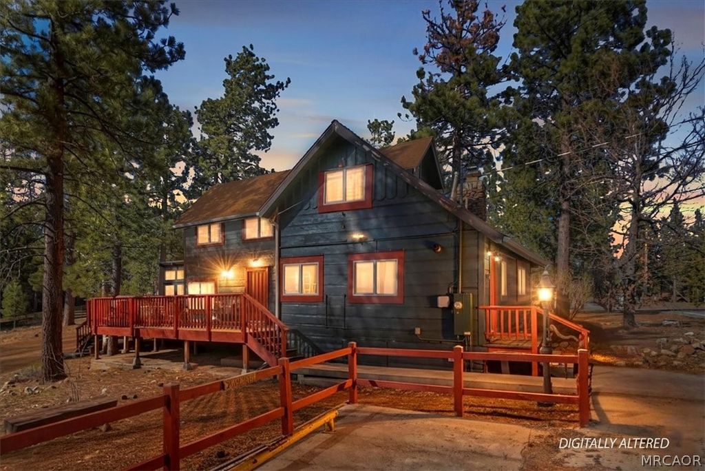 Photo of 294 Edgemoor Road, Big Bear Lake, CA 92315 (MLS # 32600255)