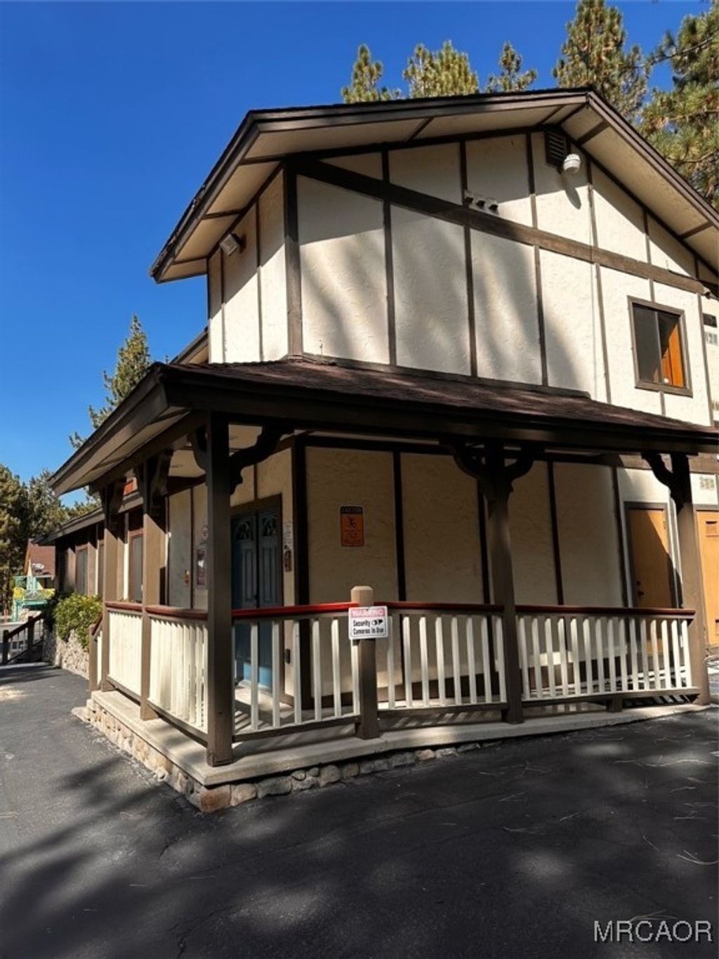 Photo of 41609 Big Bear Boulevard, Big Bear Lake, CA 92315 (MLS # 32502289)