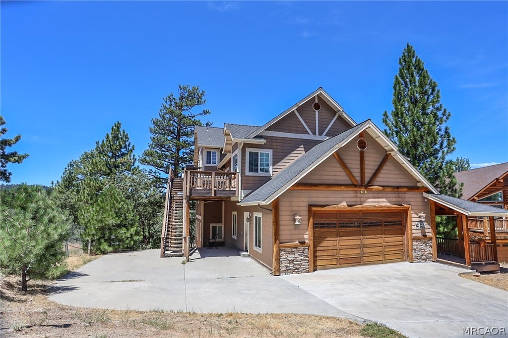 Photo of 896 Sky High Drive, Big Bear Lake, CA 92315 (MLS # 32600347)