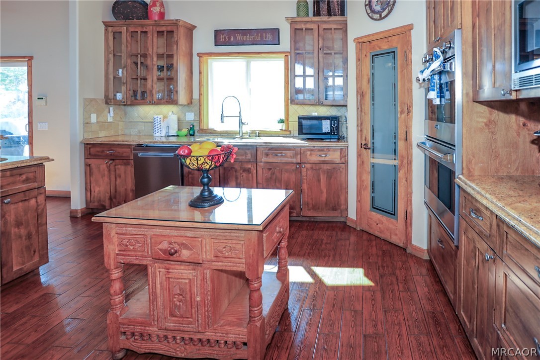 Big Bear Lake, California, 92315, United States, 6 Bedrooms Bedrooms, ,5 BathroomsBathrooms,Residential,Active,2028781