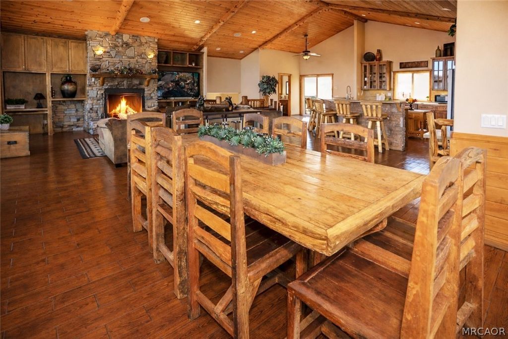 Photo of 896 Sky High Drive, Big Bear Lake, CA 92315 (MLS # 32600347)