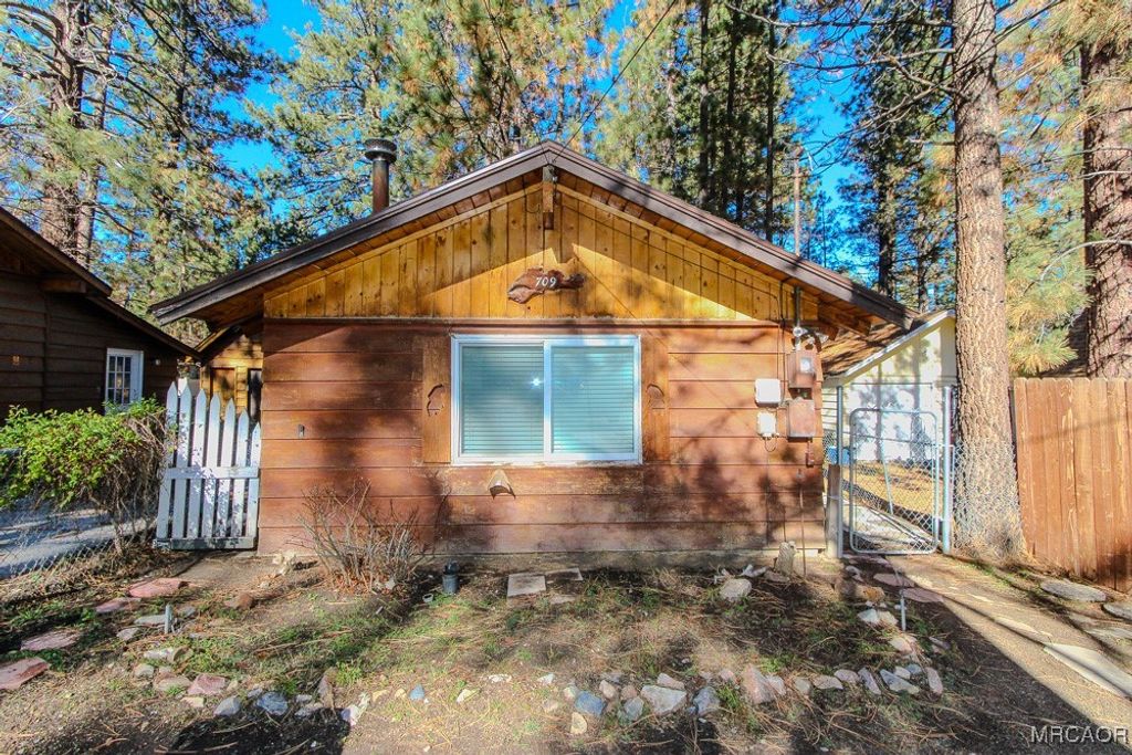 Photo of 709 Elysian Boulevard, Big Bear City, CA 92314 (MLS # 32600020)
