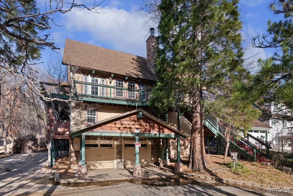 Photo of 28070 West Shore Road, Lake Arrowhead, CA 92352 (MLS # 32600176)