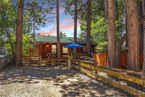 Photo of 40114 Esterly Lane, Big Bear Lake, CA 92315 (MLS # 32500273)