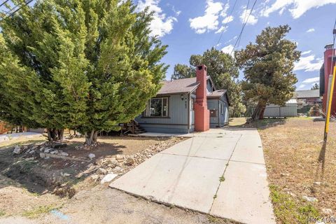 Photo of 643 Villa Grove Avenue, Big Bear City, CA 92314 (MLS # 32600984)