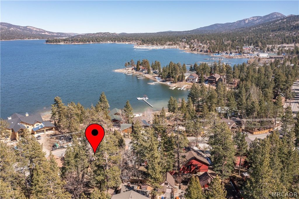 Photo of 40177 Lakeview Drive, Big Bear Lake, CA 92315 (MLS # 32600530)