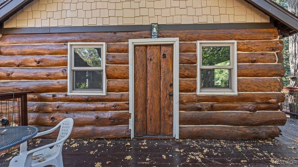 Photo of 42721 Willow Avenue, Big Bear Lake, CA 92315 (MLS # 32502538)