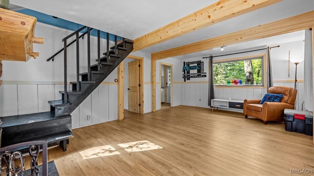 Photo of 42721 Willow Avenue, Big Bear Lake, CA 92315 (MLS # 32502538)