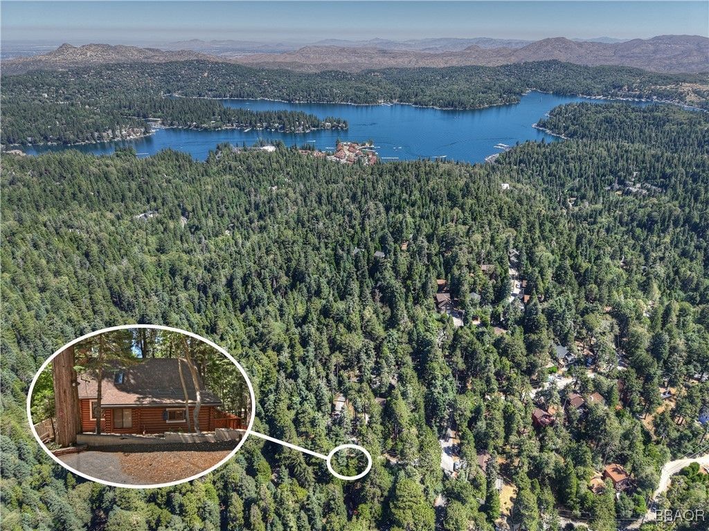 Photo of 788 Buckingham Square Sq, Lake Arrowhead, CA 92352 (MLS # 32501995)