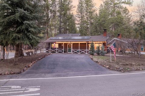 Photo of 433 Catalina Road, Big Bear Lake, CA 92315 (MLS # 32600599)