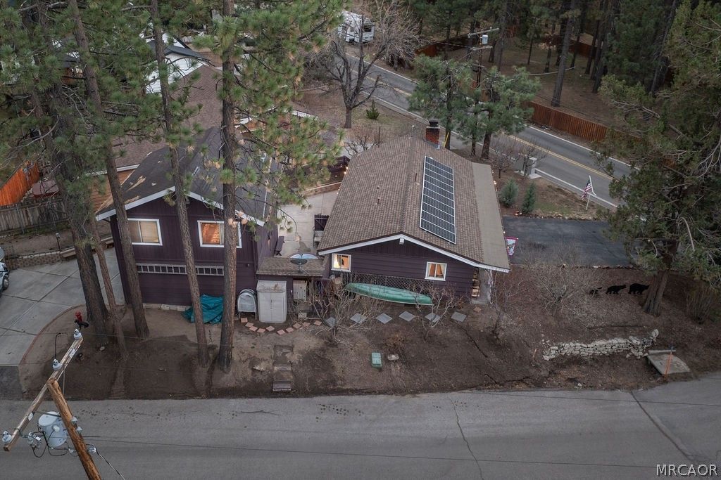 Photo of 433 Catalina Road, Big Bear Lake, CA 92315 (MLS # 32600599)