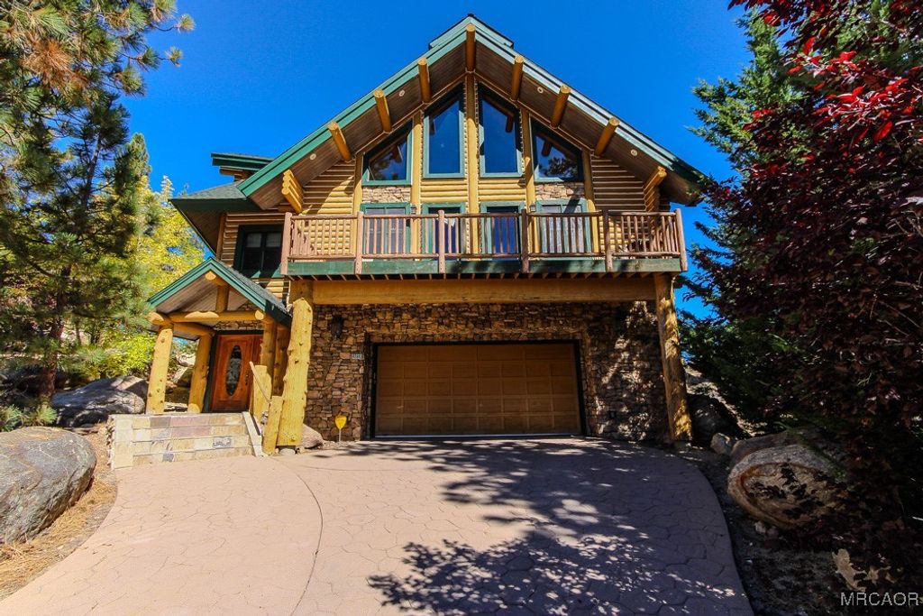Photo of 42843 Eagle Flight Place, Big Bear Lake, CA 92315 (MLS # 32502431)