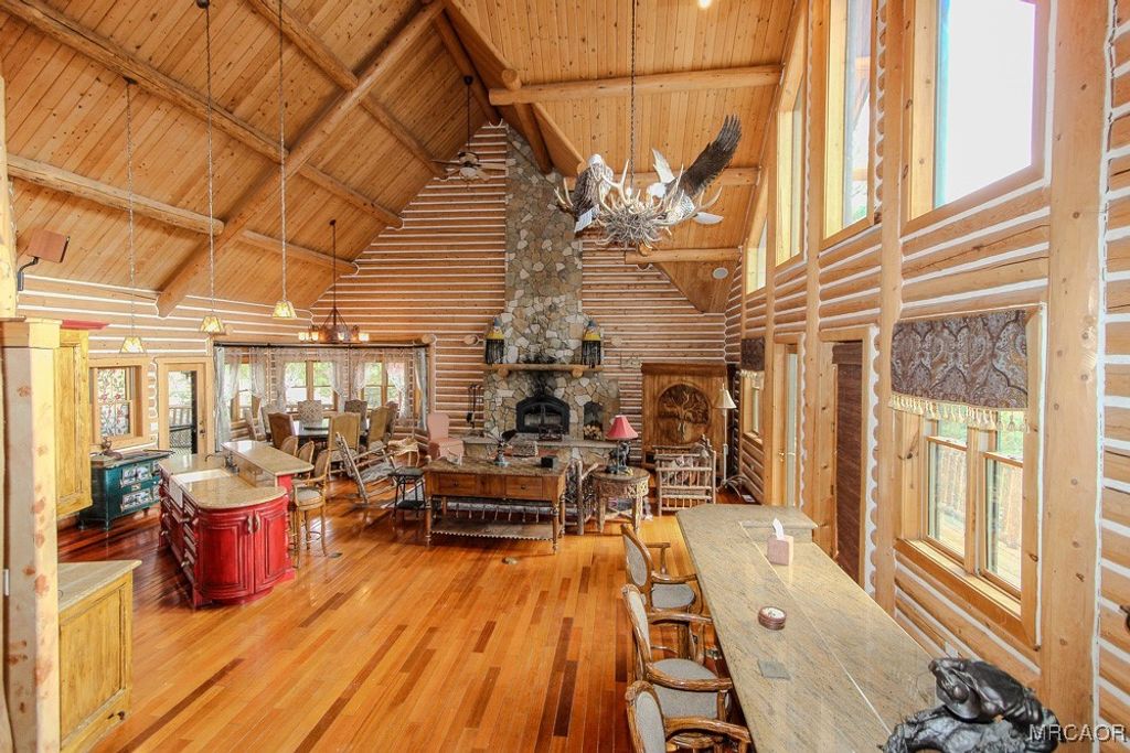 Photo of 42843 Eagle Flight Place, Big Bear Lake, CA 92315 (MLS # 32502431)