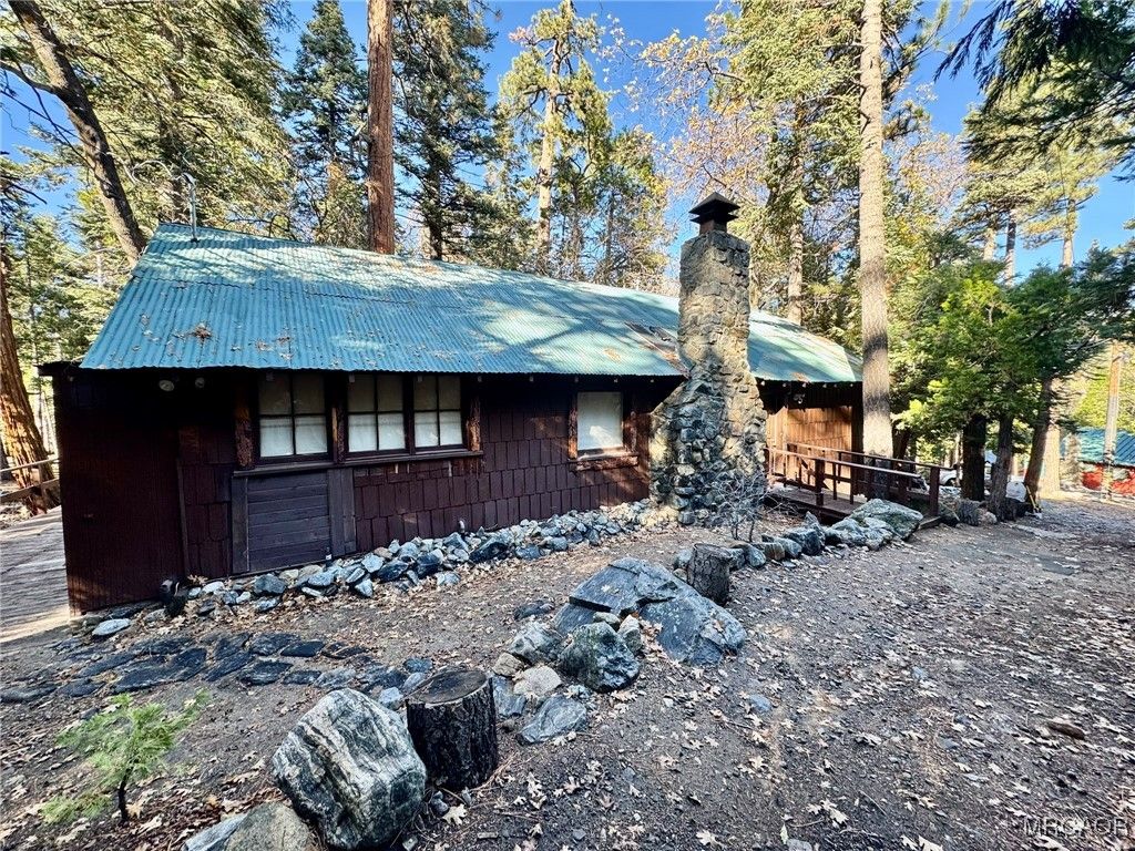 Photo of 12 Barton Flats Road, Angelus Oaks, CA 92305 (MLS # 32502725)