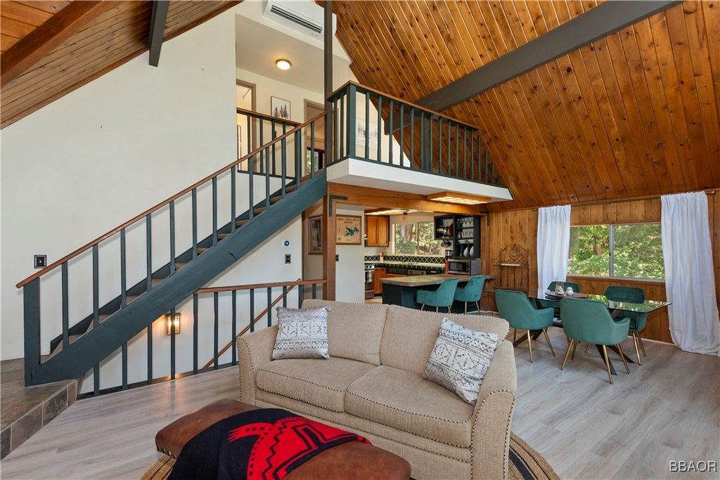 Photo of 27230 Peninsula Drive, Lake Arrowhead, CA 92352 (MLS # 32501883)