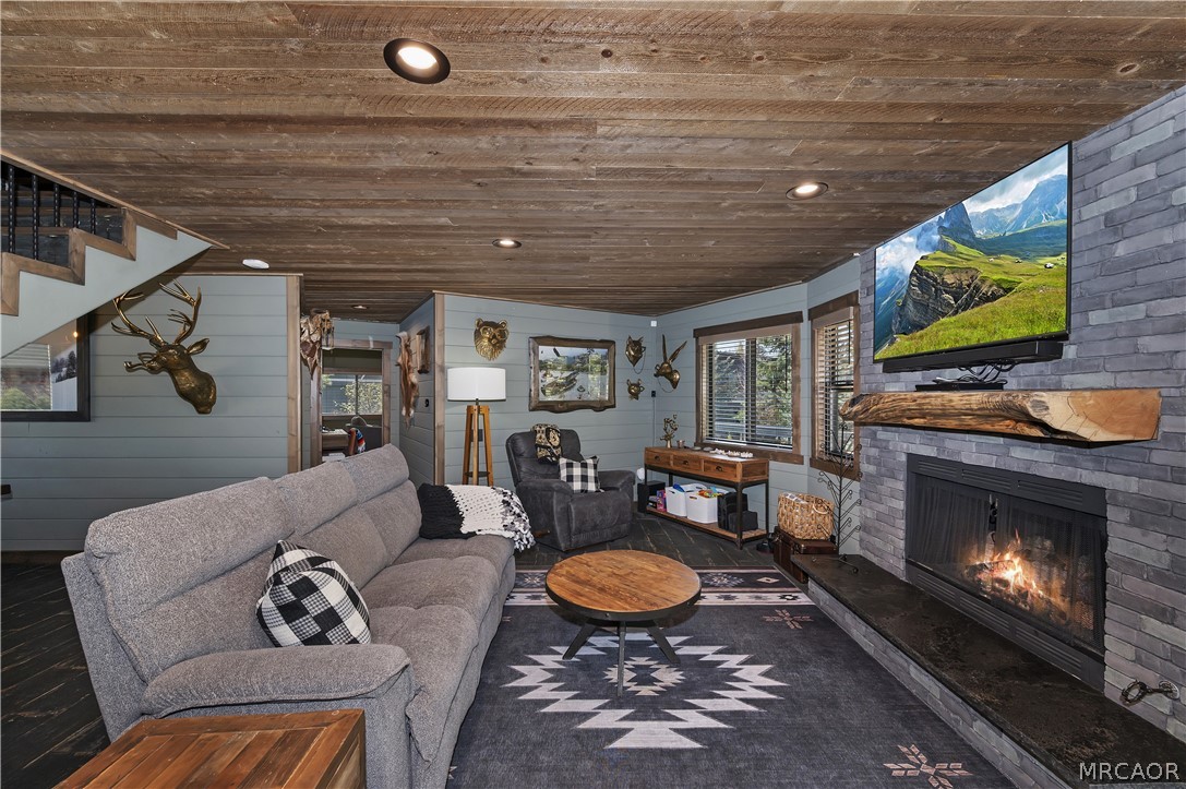 Big Bear Lake, California, 92315, United States, 4 Bedrooms Bedrooms, ,3 BathroomsBathrooms,Residential,Active,2039025