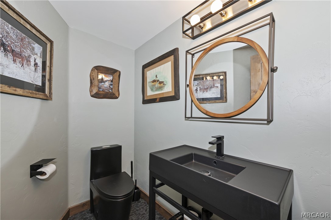 Big Bear Lake, California, 92315, United States, 4 Bedrooms Bedrooms, ,3 BathroomsBathrooms,Residential,Active,2039025