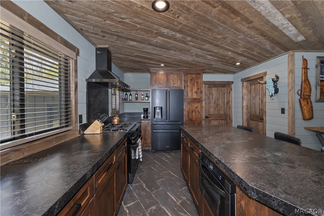 Big Bear Lake, California, 92315, United States, 4 Bedrooms Bedrooms, ,3 BathroomsBathrooms,Residential,Active,2039025