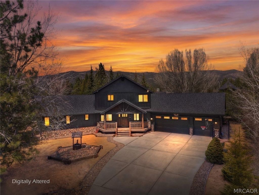 Photo of 41940 Centre Court, Big Bear Lake, CA 92315 (MLS # 32600860)