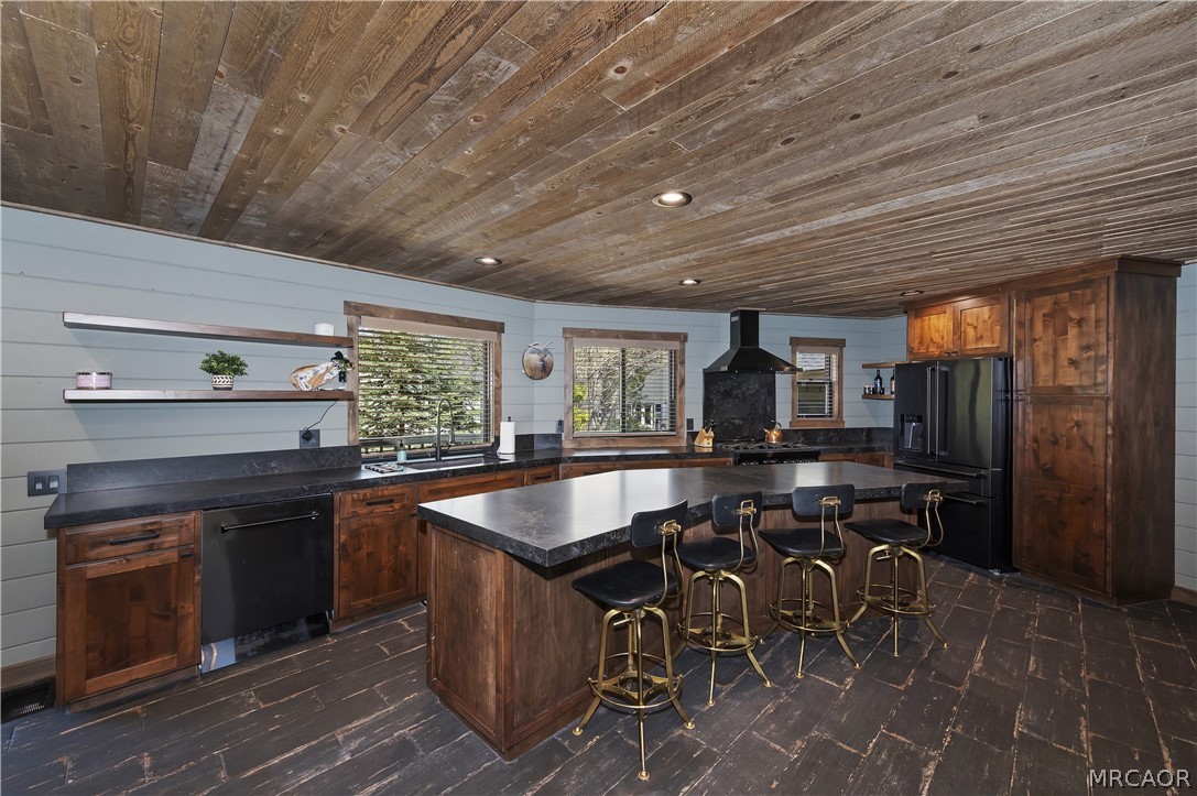 Big Bear Lake, California, 92315, United States, 4 Bedrooms Bedrooms, ,3 BathroomsBathrooms,Residential,Active,2039025