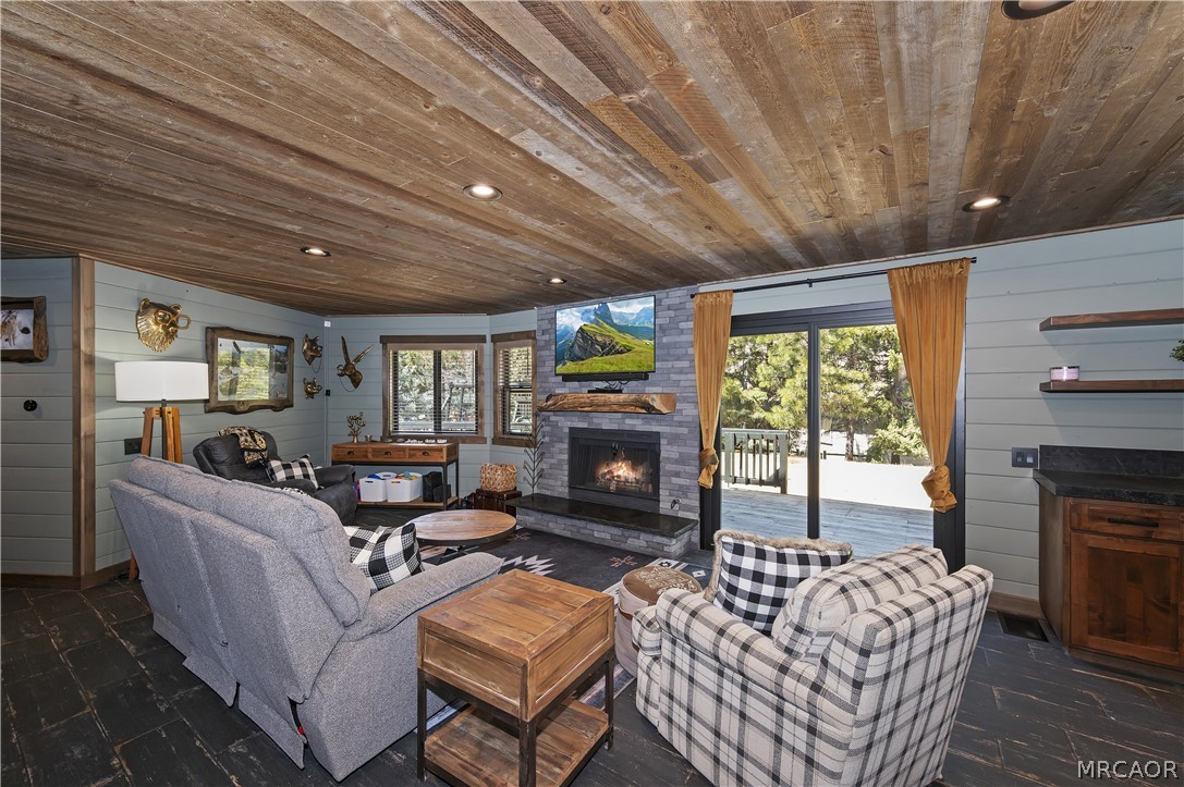 Big Bear Lake, California, 92315, United States, 4 Bedrooms Bedrooms, ,3 BathroomsBathrooms,Residential,Active,2039025
