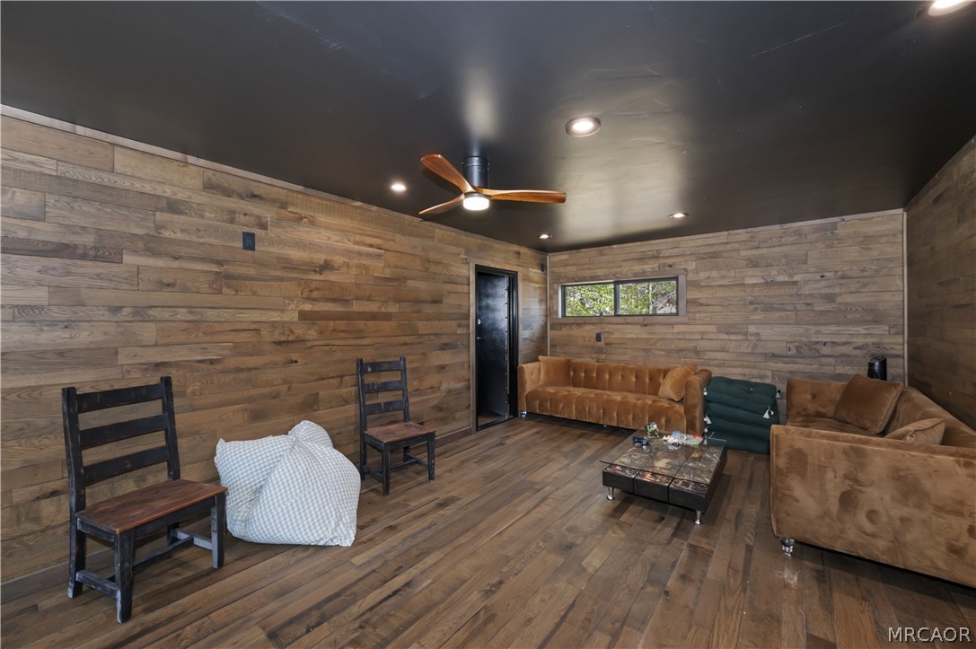 Big Bear Lake, California, 92315, United States, 4 Bedrooms Bedrooms, ,3 BathroomsBathrooms,Residential,Active,2039025