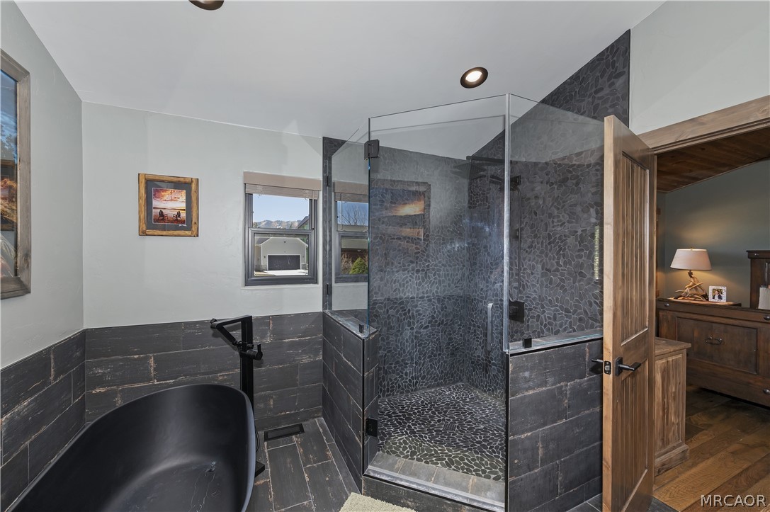 Big Bear Lake, California, 92315, United States, 4 Bedrooms Bedrooms, ,3 BathroomsBathrooms,Residential,Active,2039025