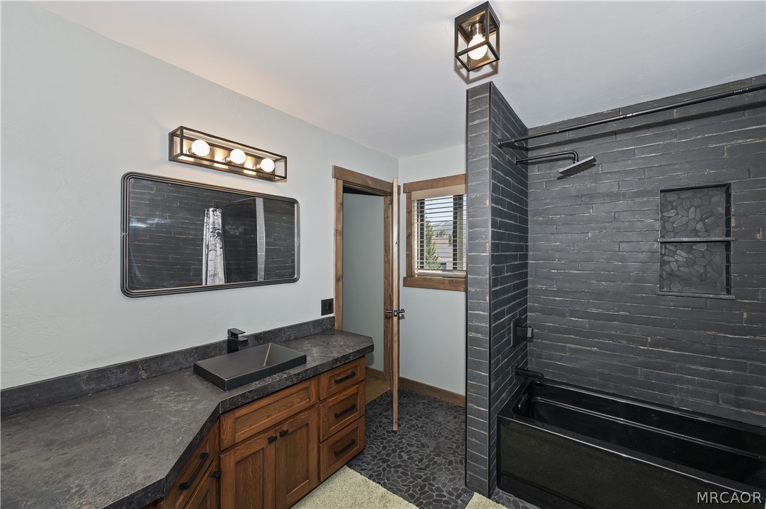 Big Bear Lake, California, 92315, United States, 4 Bedrooms Bedrooms, ,3 BathroomsBathrooms,Residential,Active,2039025