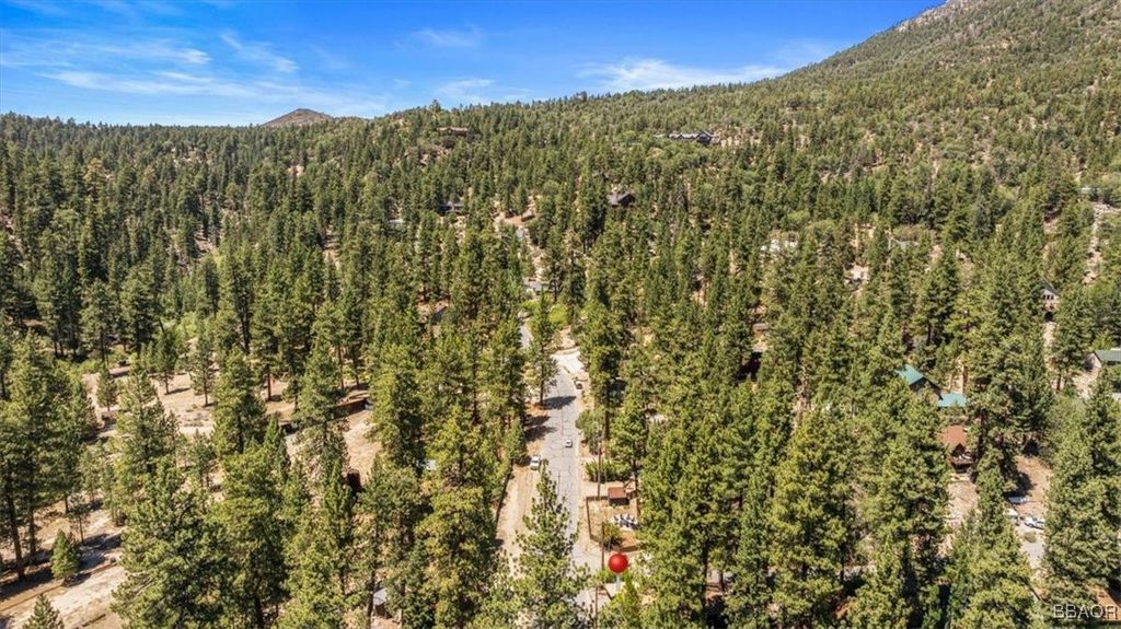 Photo of 39148 Rim Of The World Drive, Fawnskin, CA 92333 (MLS # 32502046)