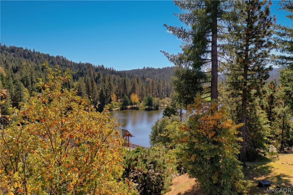 Photo of 788 Brentwood Drive, Lake Arrowhead, CA 92352 (MLS # 32600661)
