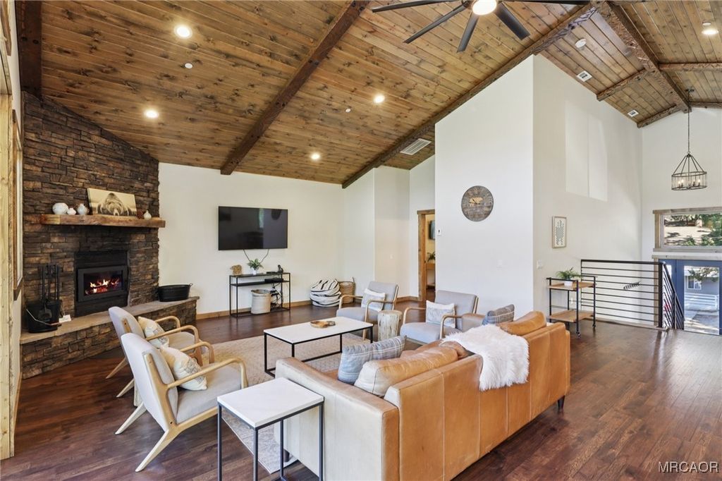 Photo of 760 Tehama Drive, Big Bear Lake, CA 92315 (MLS # 32502578)