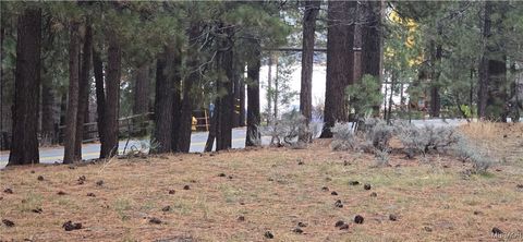 Photo of 39731 Lakeview Drive, Big Bear Lake, CA 92315 (MLS # 32502698)