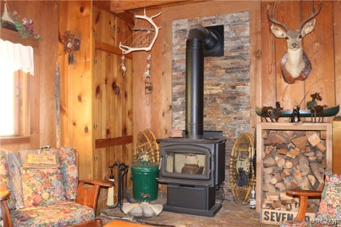 Photo of 382 Stonehouse Road, Big Bear Lake, CA 92315 (MLS # 32601580)