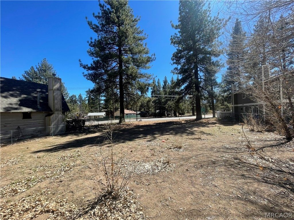Photo of 109 W North Shore Drive, Big Bear City, CA 92314 (MLS # 32600505)
