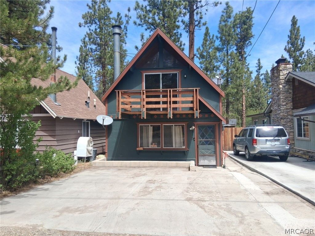 Photo of 815 E Fairway Boulevard, Big Bear City, CA 92314 (MLS # 32600755)
