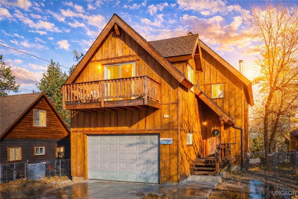 Photo of 615 Temple Lane, Big Bear Lake, CA 92315 (MLS # 32600133)